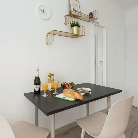 Apartment Superapart Belwederska A Ministudio, Balcony, Kitchen, Pet-friendly, Tv & Wifi